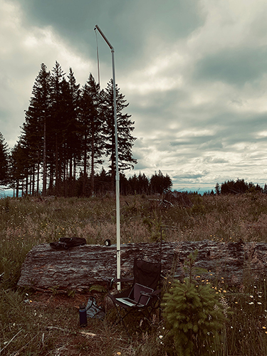 my chair, laptop, and antenna on Bells Mountain